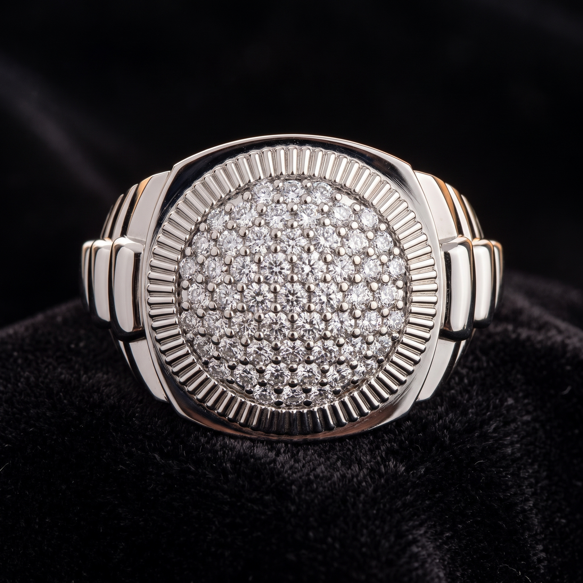 Fluted bezel diamond cluster ring in white gold — design visualization