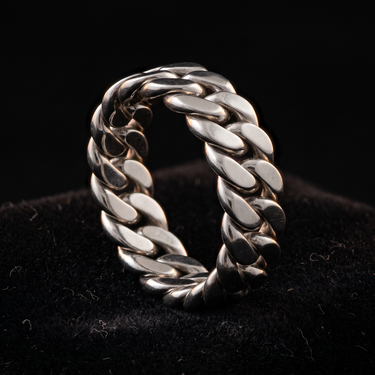 Men's Cuban link ring in white gold — design visualization